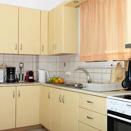 Chelidonia Nyaraló *